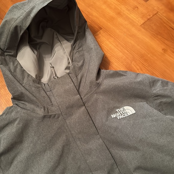 NEW THE NORTH FACE Women's City Breeze Rain Parka Coat - size Large - Picture 7 of 9